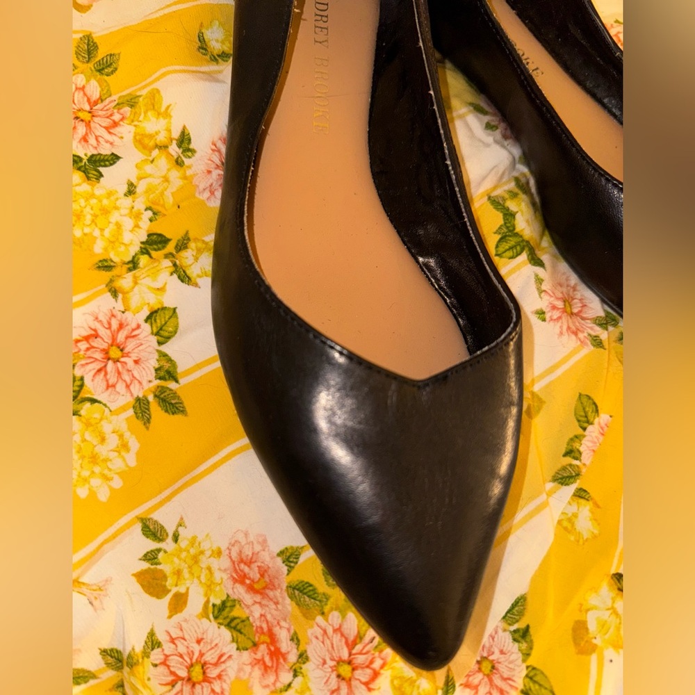 Audrey Brooke Black Nora Flats - Picture 5 of 9